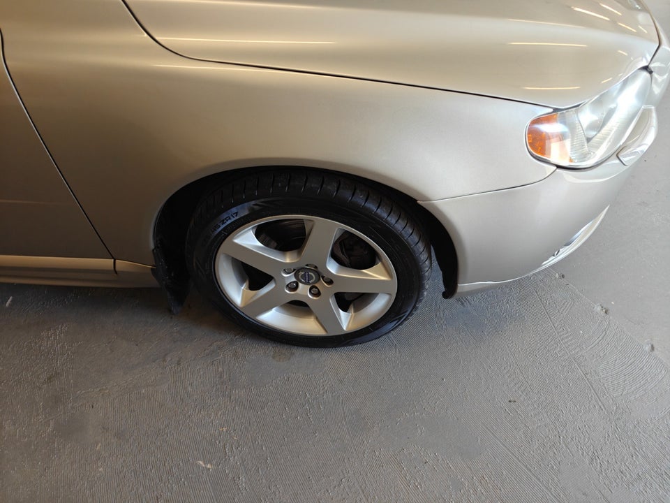 Volvo V70 2,4 D5 185 R-Design aut. 5d