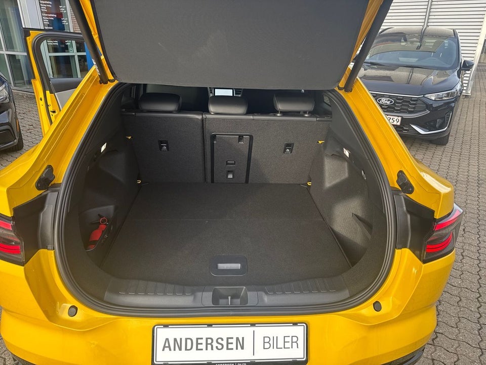 Ford Capri 82 Premium Extended Range 5d