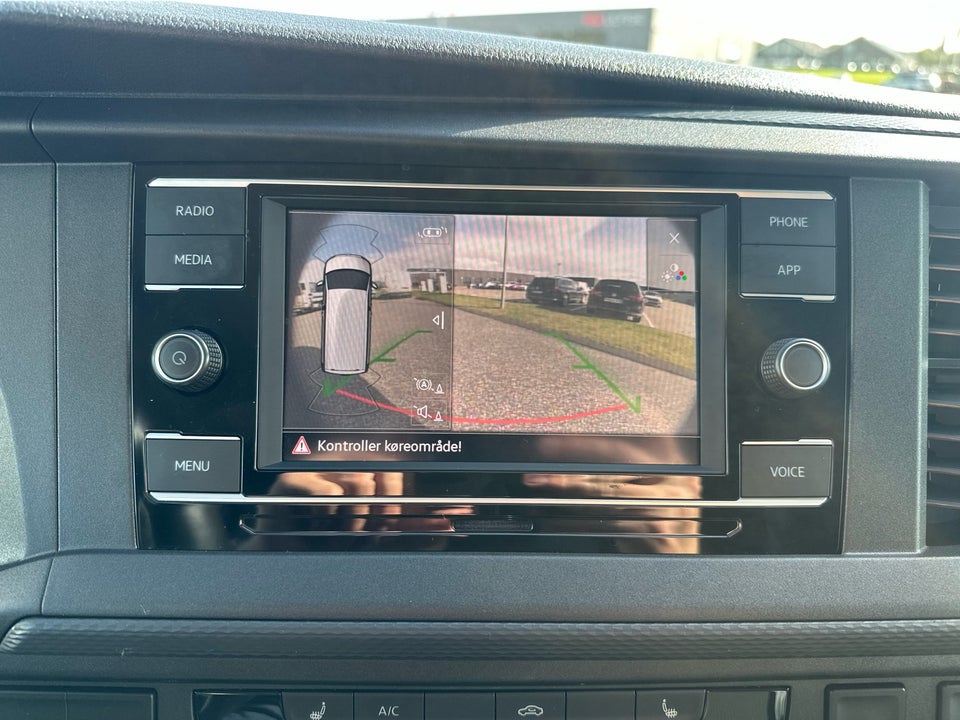 VW Transporter 2,0 TDi 150 Kassevogn DSG lang