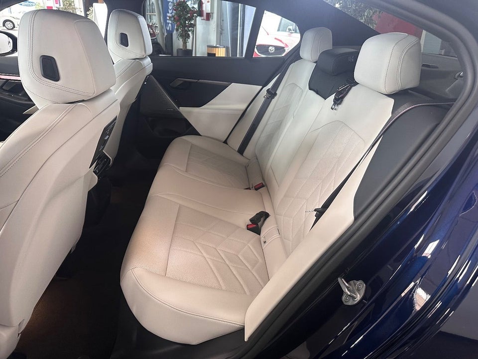 BMW i5 eDrive40 M-Sport Pro 4d