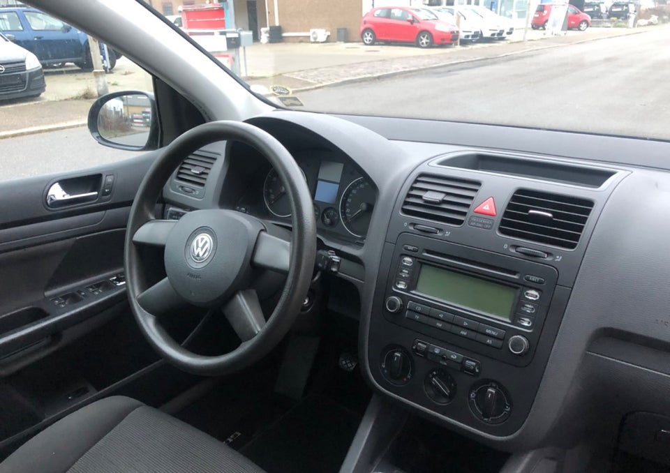 VW Golf V 1,6 Comfortline 5d