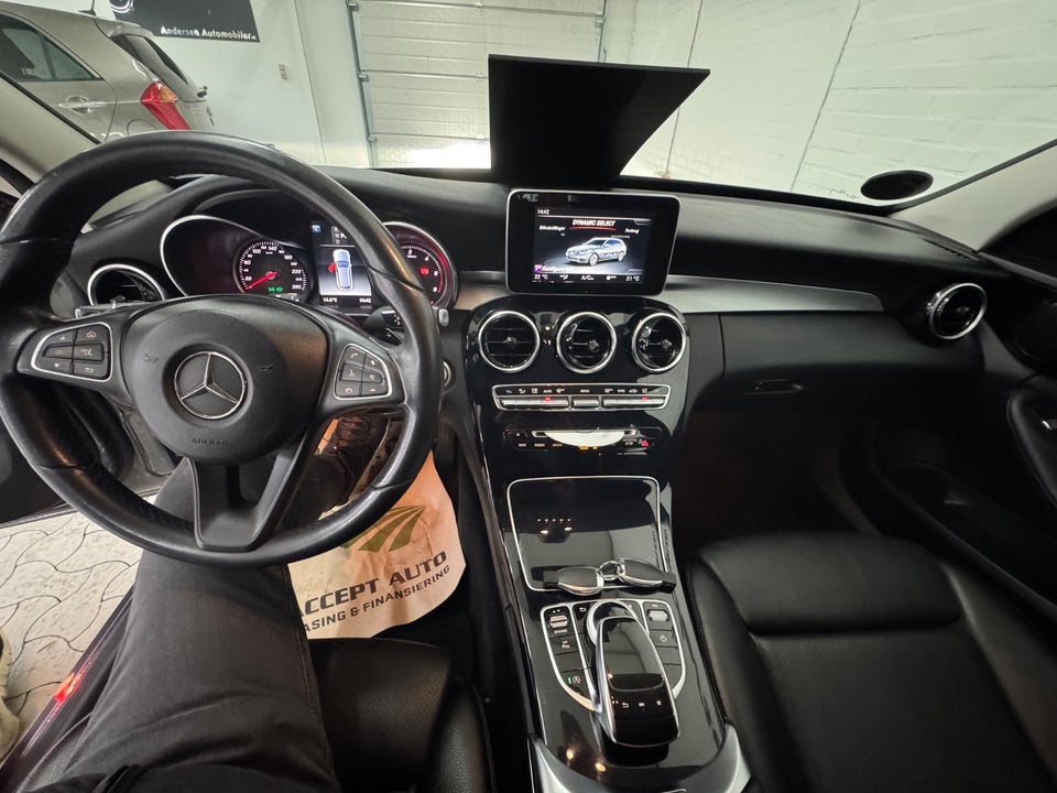 Mercedes C220 d 2,2 AMG Line stc. aut. 5d