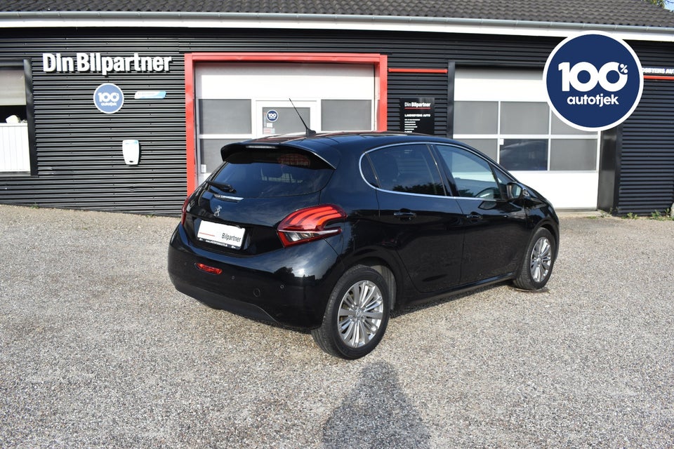 Peugeot 208 1,2 PureTech 82 Allure Sky 5d