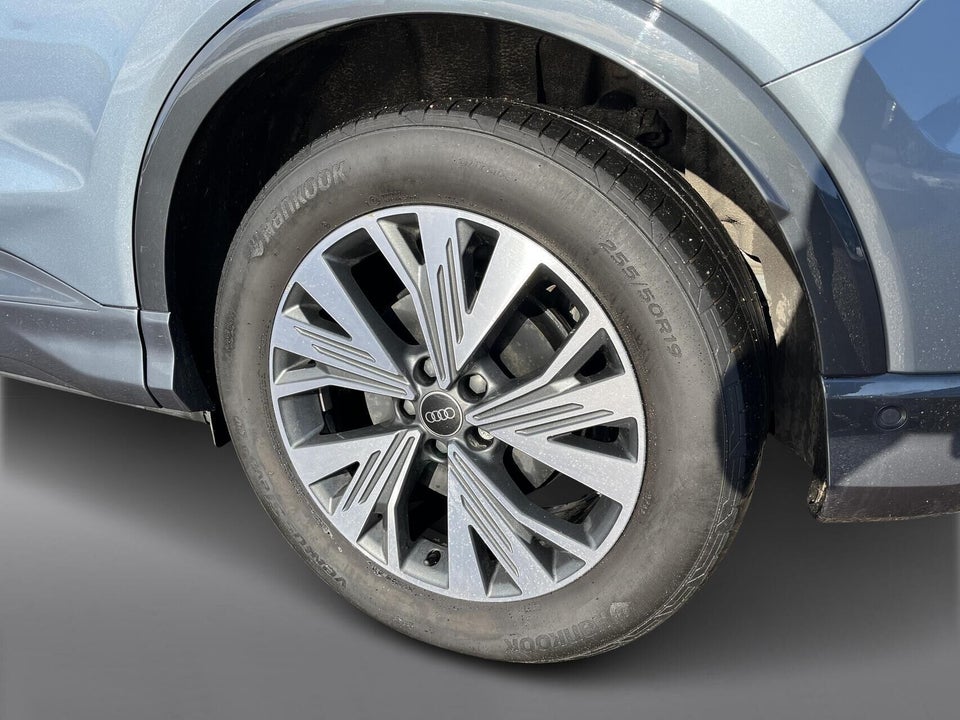 Audi Q4 e-tron 40 Advanced 5d