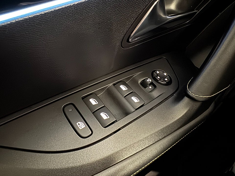 Peugeot e-2008 50 GT Line 5d