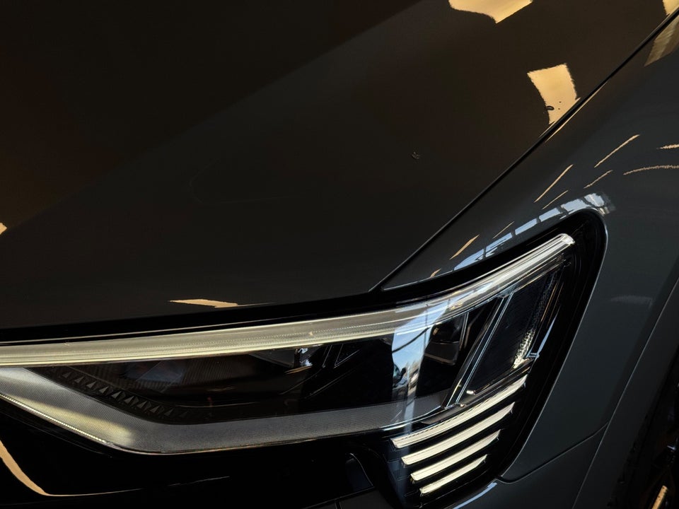 Audi Q8 e-tron 55 S-line quattro 5d