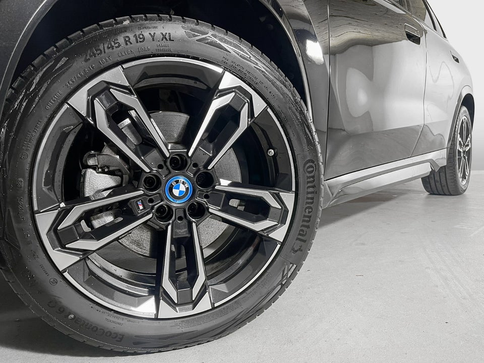 BMW iX1 xDrive30 M-Sport 5d