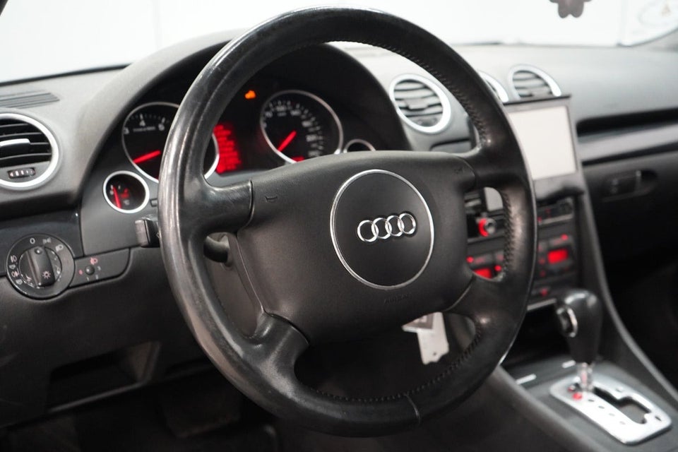 Audi A4 2,4 V6 Cabriolet Multitr. 2d