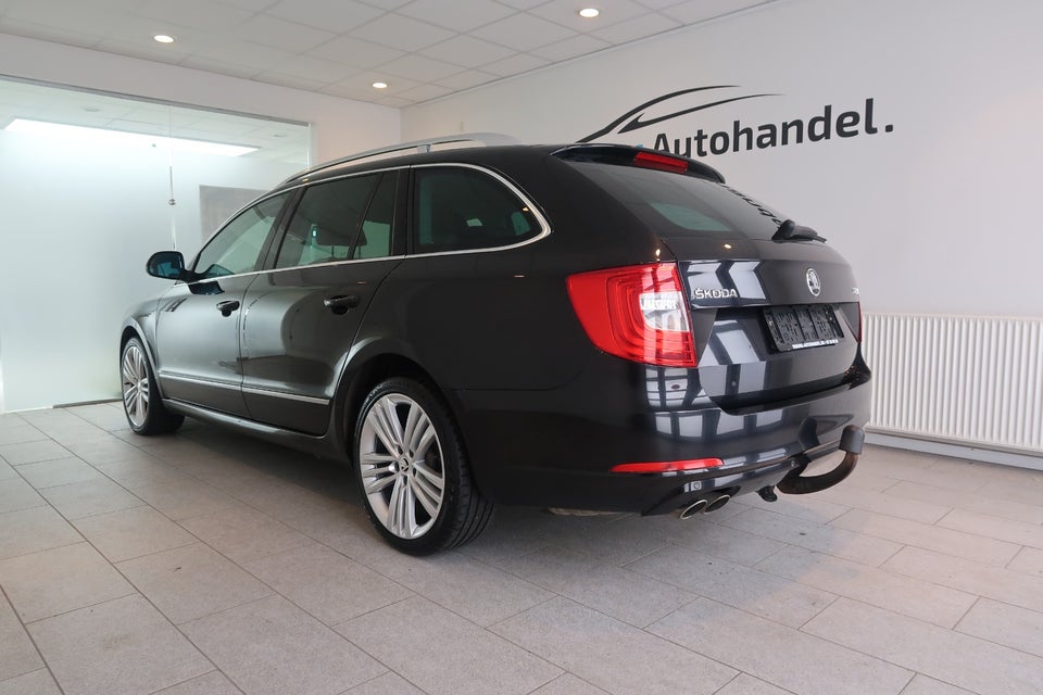 Skoda Superb 2,0 TDi 170 Elegance Combi 5d