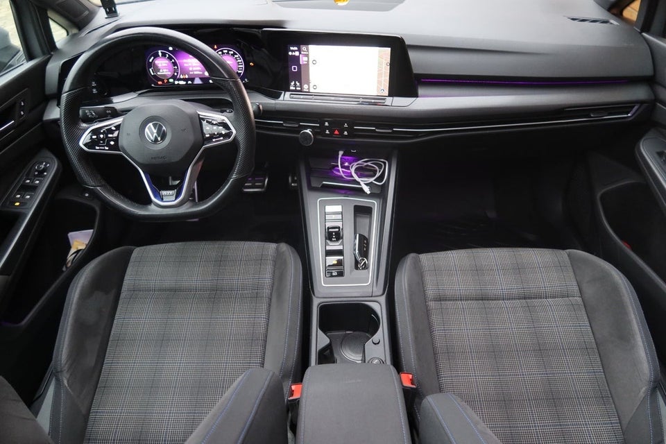 VW Golf VIII 1,4 GTE DSG 5d