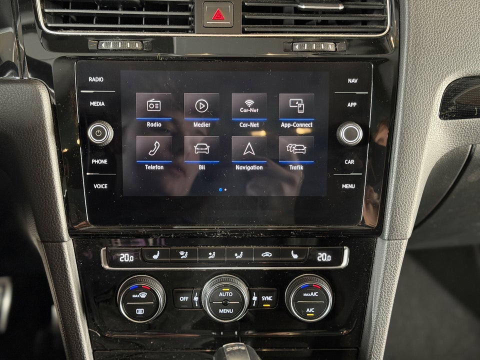 VW Golf VII 1,5 TSi 150 Sound Variant DSG 5d