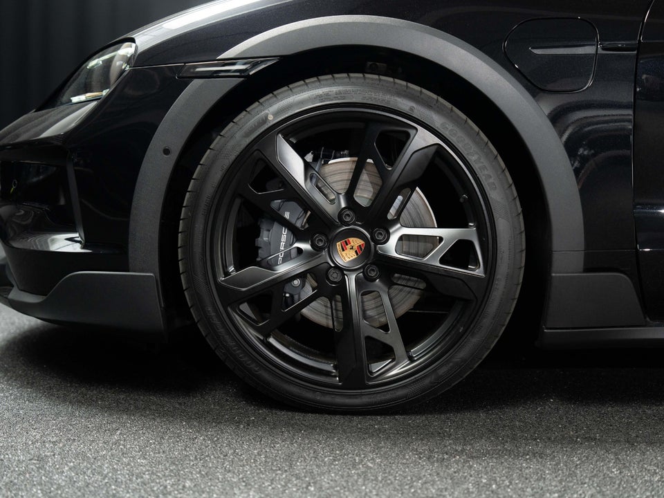 Porsche Taycan 4 Performance+ Cross Turismo 5d