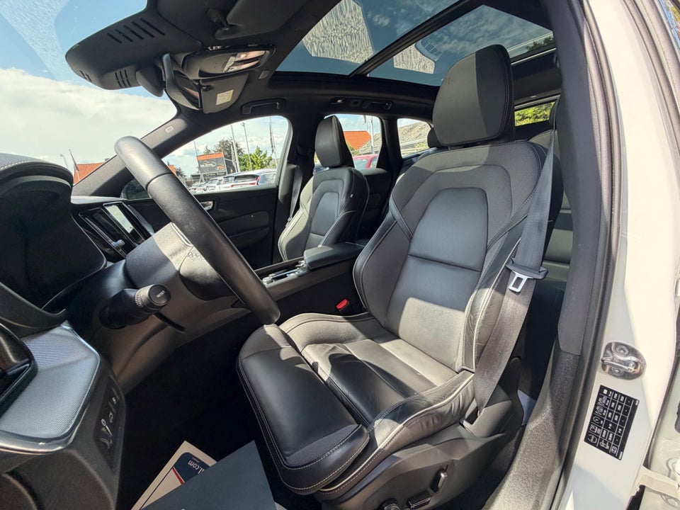 Volvo XC60 2,0 T6 ReCharge R-Design aut. AWD 5d