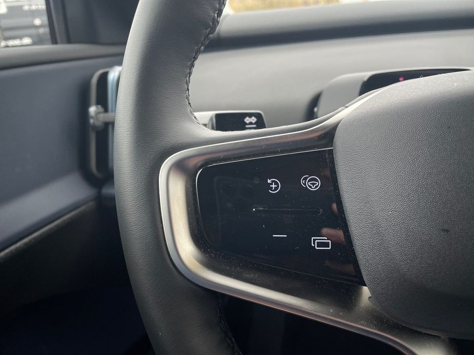 Volvo EX30 Extended Range Plus 5d