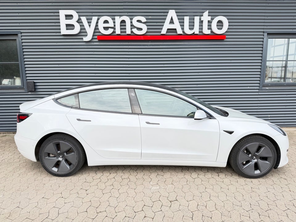 Tesla Model 3 Standard Range+ RWD 4d