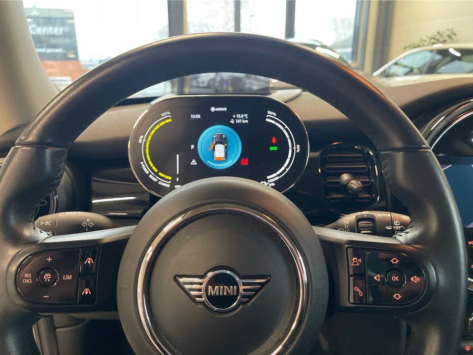 MINI Cooper SE Essential 3d