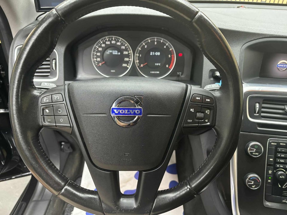Volvo V60 1,6 DRIVe Momentum 5d