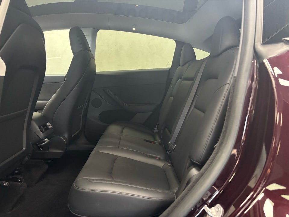 Tesla Model Y Long Range AWD 5d