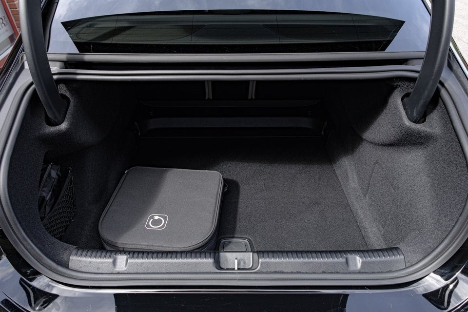 Mercedes EQE300 Avantgarde 4d