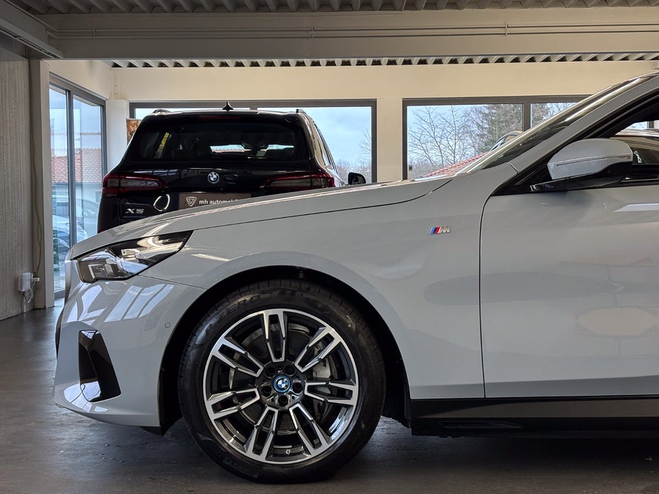 BMW i5 xDrive40 M-Sport 4d