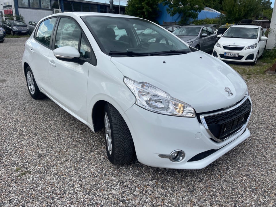 Peugeot 208 1,6 e-HDi 92 Active 5d