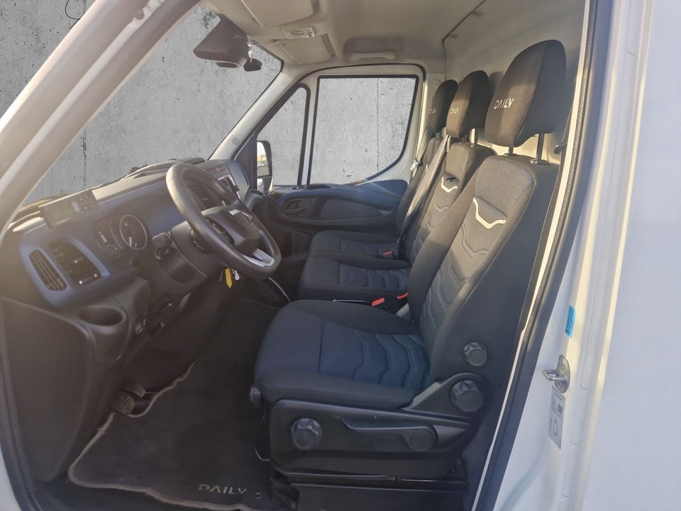 Iveco Daily 2,3 35S16 12m³ Kølevogn AG8