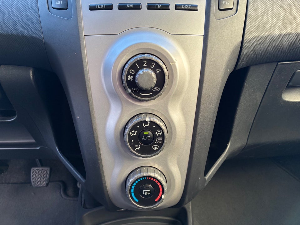 Toyota Yaris 1,4 D-4D Luna 5d