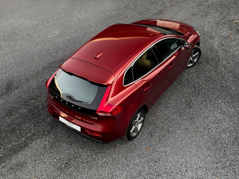 Volvo V40 1,5 T3 152 Inscription aut. 5d