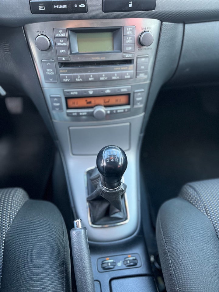 Toyota Avensis 1,8 VVT-i Sol 5d