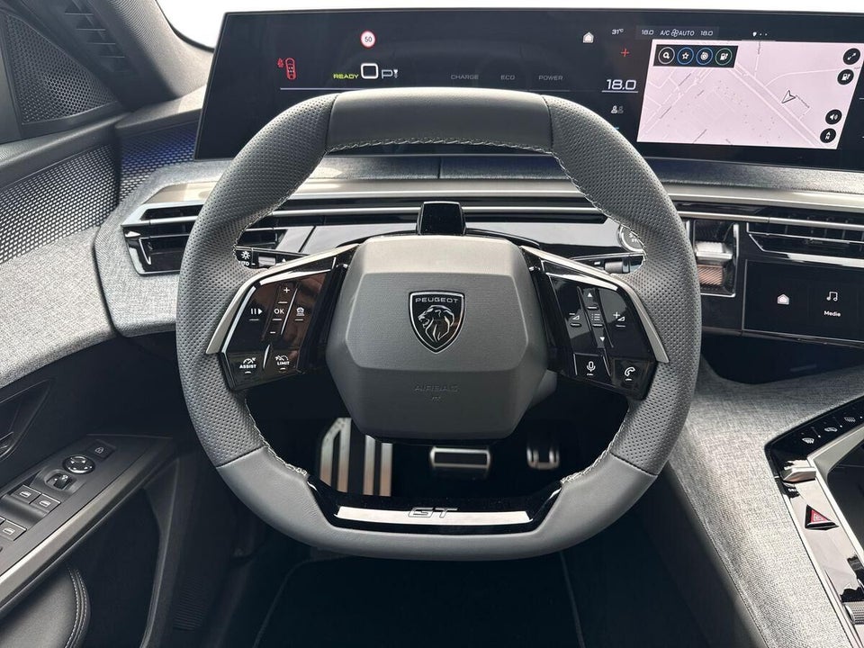 Peugeot e-3008 77 GT Pack 5d
