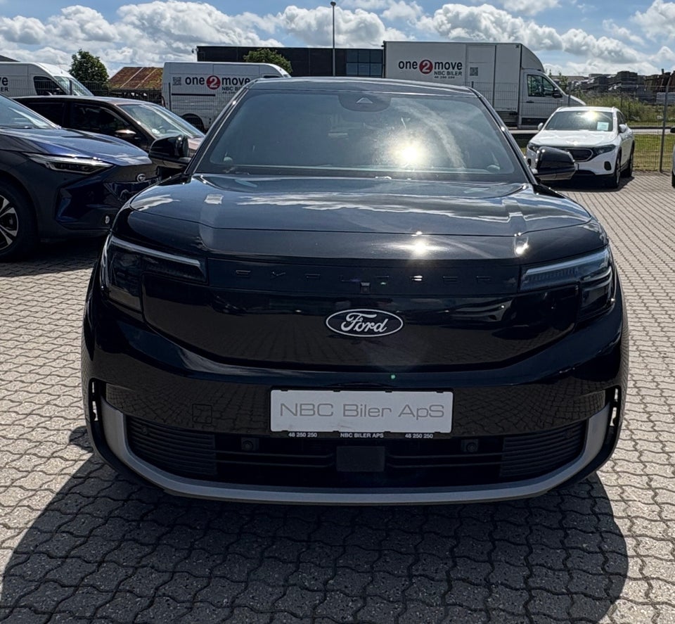 Ford Explorer 77 Premium Extended Range 5d