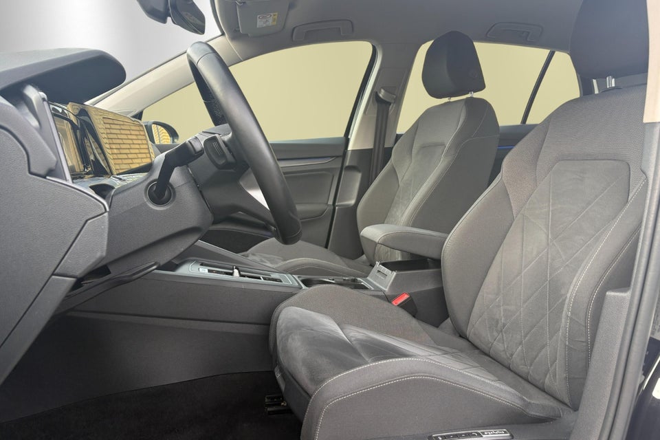 VW Golf VIII 1,4 eHybrid DSG 5d