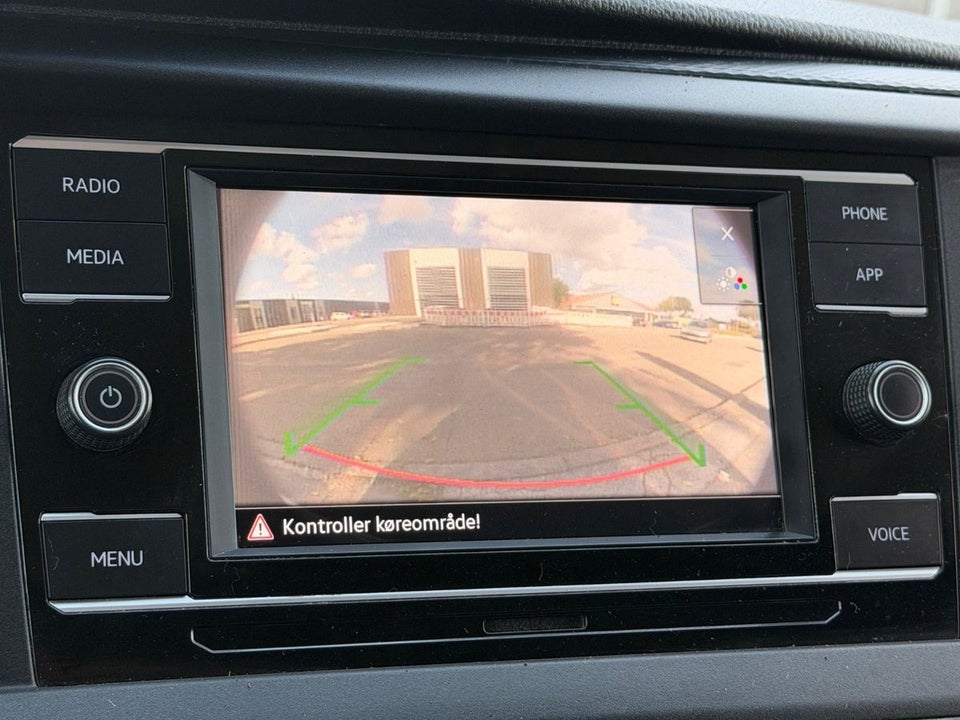 VW Transporter 2,0 TDi 150 Kassevogn DSG lang