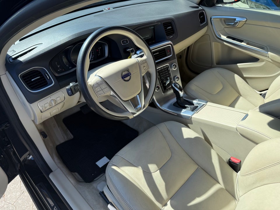 Volvo V60 2,0 D4 190 Momentum aut. 5d