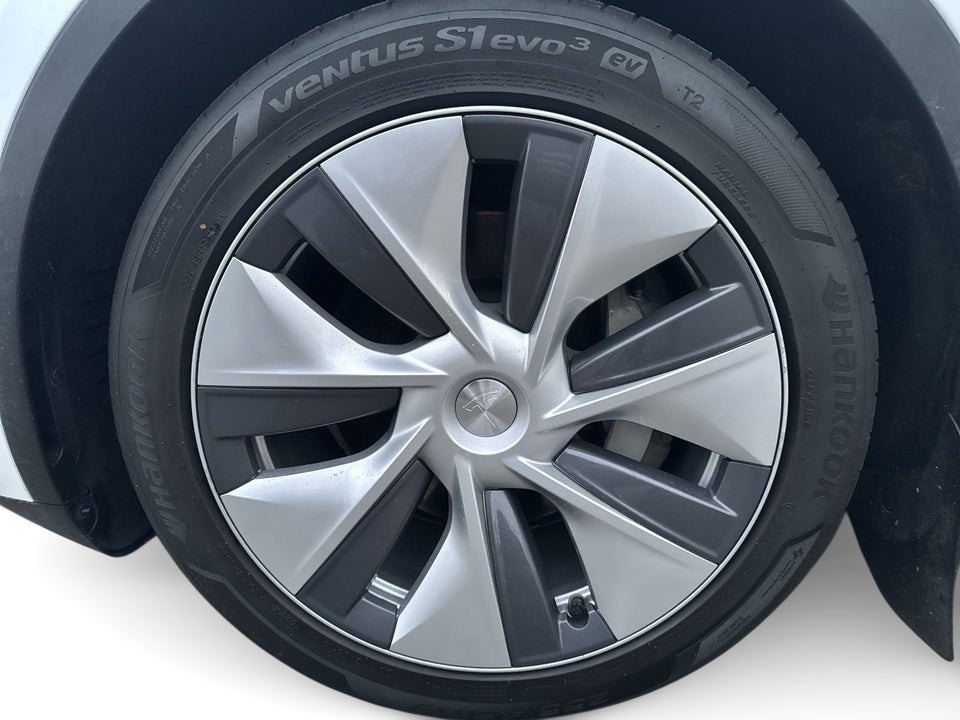 Tesla Model Y Long Range AWD 5d