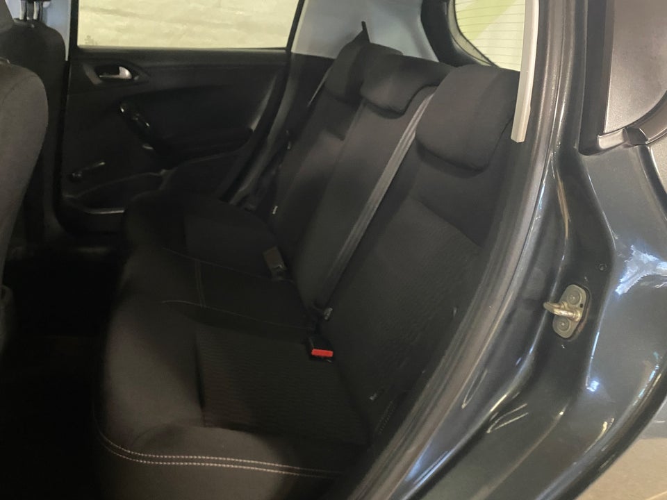 Peugeot 208 1,6 BlueHDi 100 Active 5d