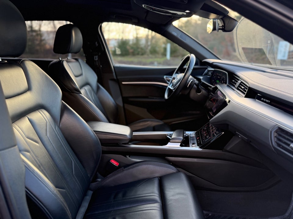 Audi e-tron 55 S-line quattro 5d