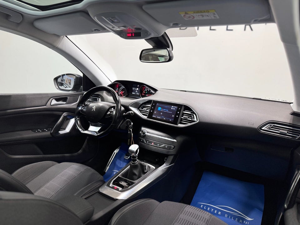 Peugeot 308 1,6 BlueHDi 120 Selection Sky 5d