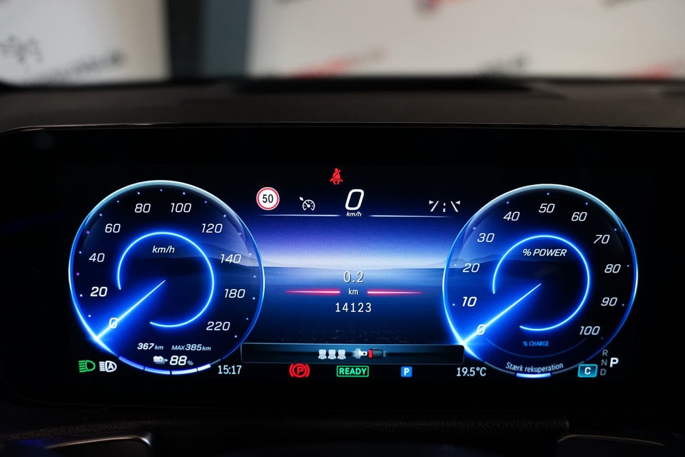 Mercedes EQB300 AMG Line 4Matic 5d