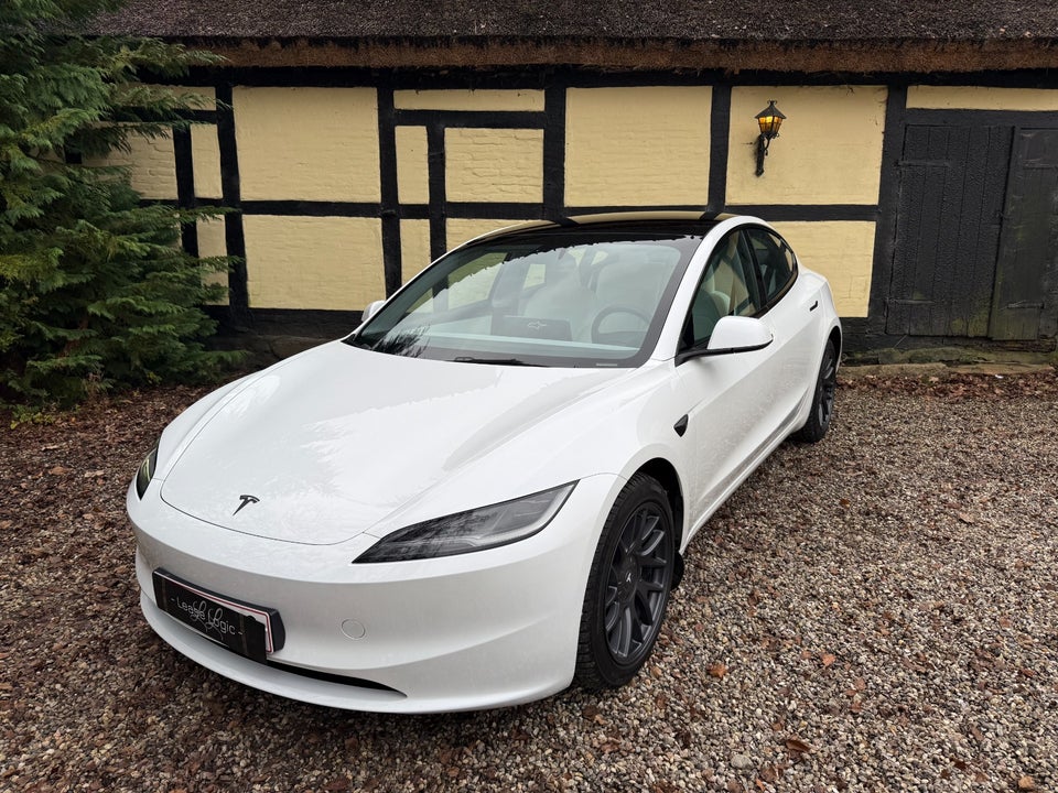 Tesla Model 3 RWD 4d