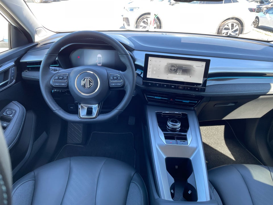 MG MG5 50 Luxury 5d