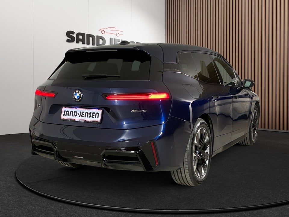 BMW iX xDrive45 M-Sport 5d