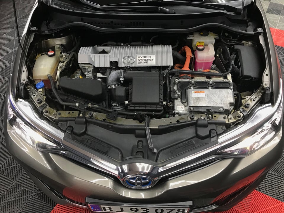 Toyota Auris 1,8 Hybrid H2 Style Touring Sports CVT 5d