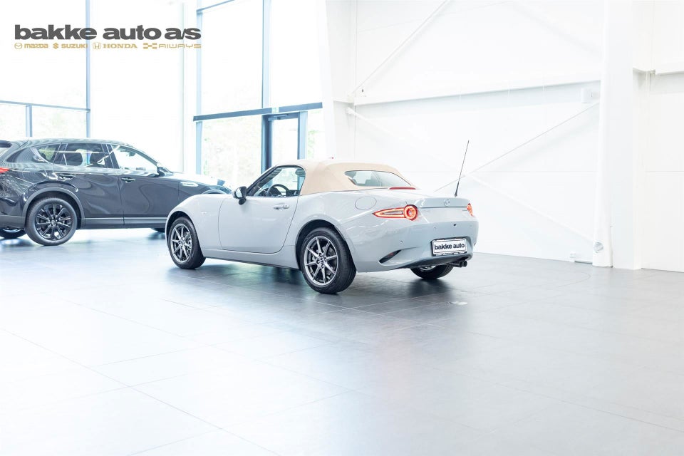 Mazda MX-5 1,5 SkyActiv-G 132 Roadster Kazari 2d