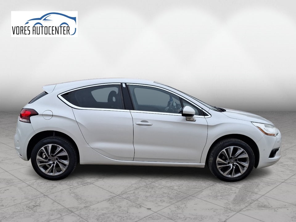 Citroën DS4 1,6 e-HDi 112 Style 5d