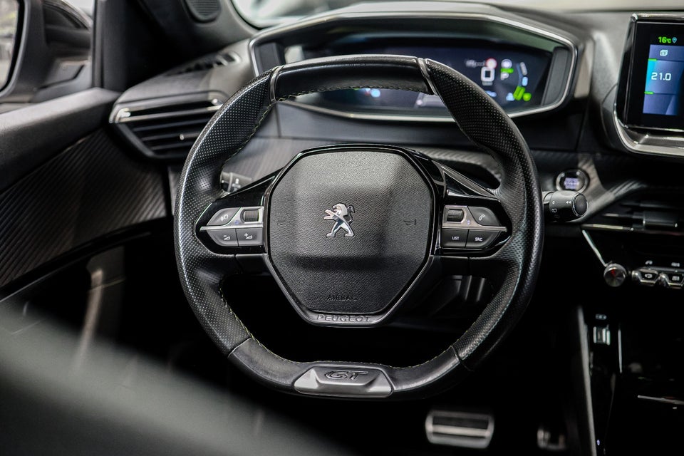 Peugeot e-2008 50 GT Sky 5d