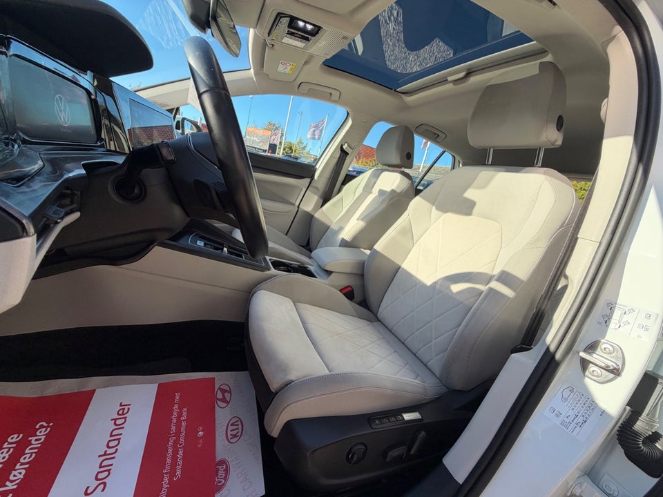 VW Golf VIII 1,4 eHybrid DSG 5d
