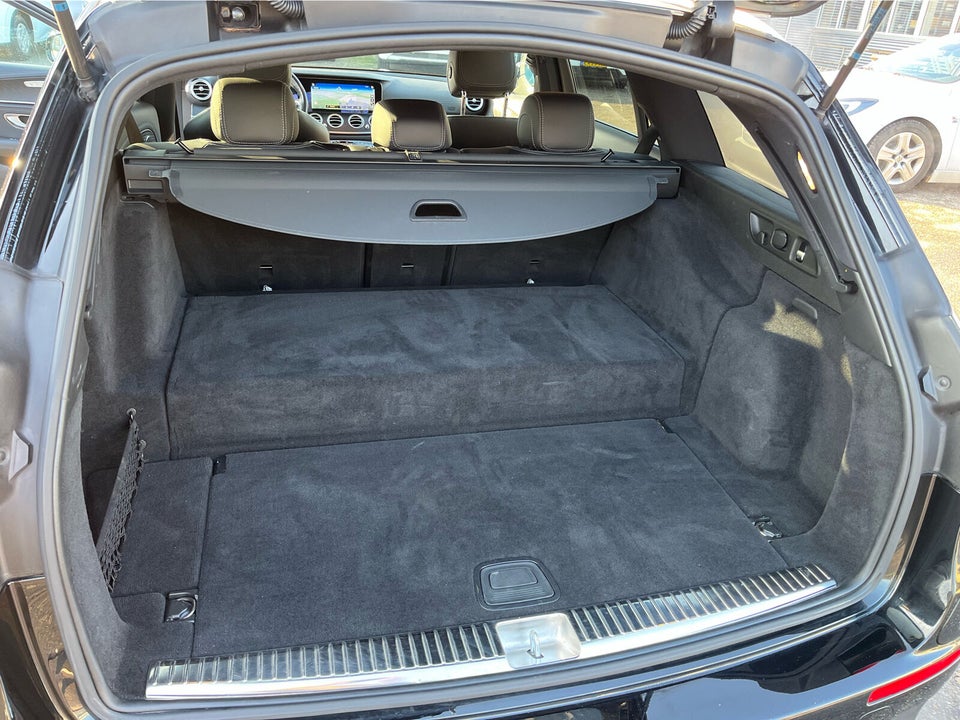 Mercedes E300 e 2,0 AMG Line stc. aut. 5d