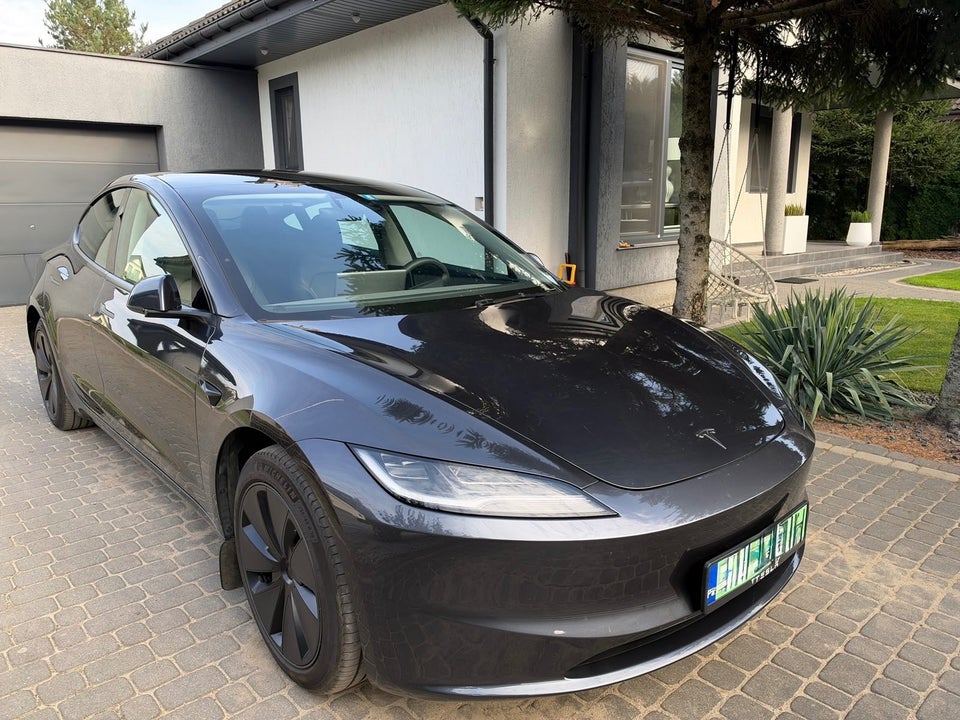 Tesla Model 3 RWD 4d