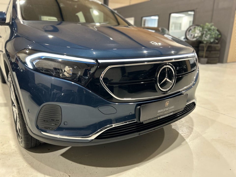 Mercedes EQA300 Progressive 4Matic 5d
